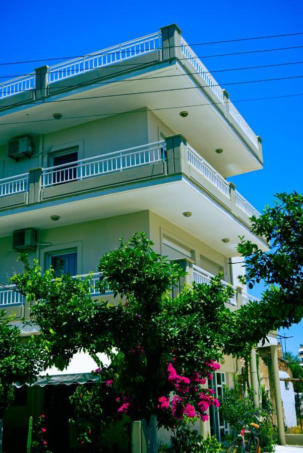 Tasos Seagull Apartments Chrissi Akti Chania Exterior foto