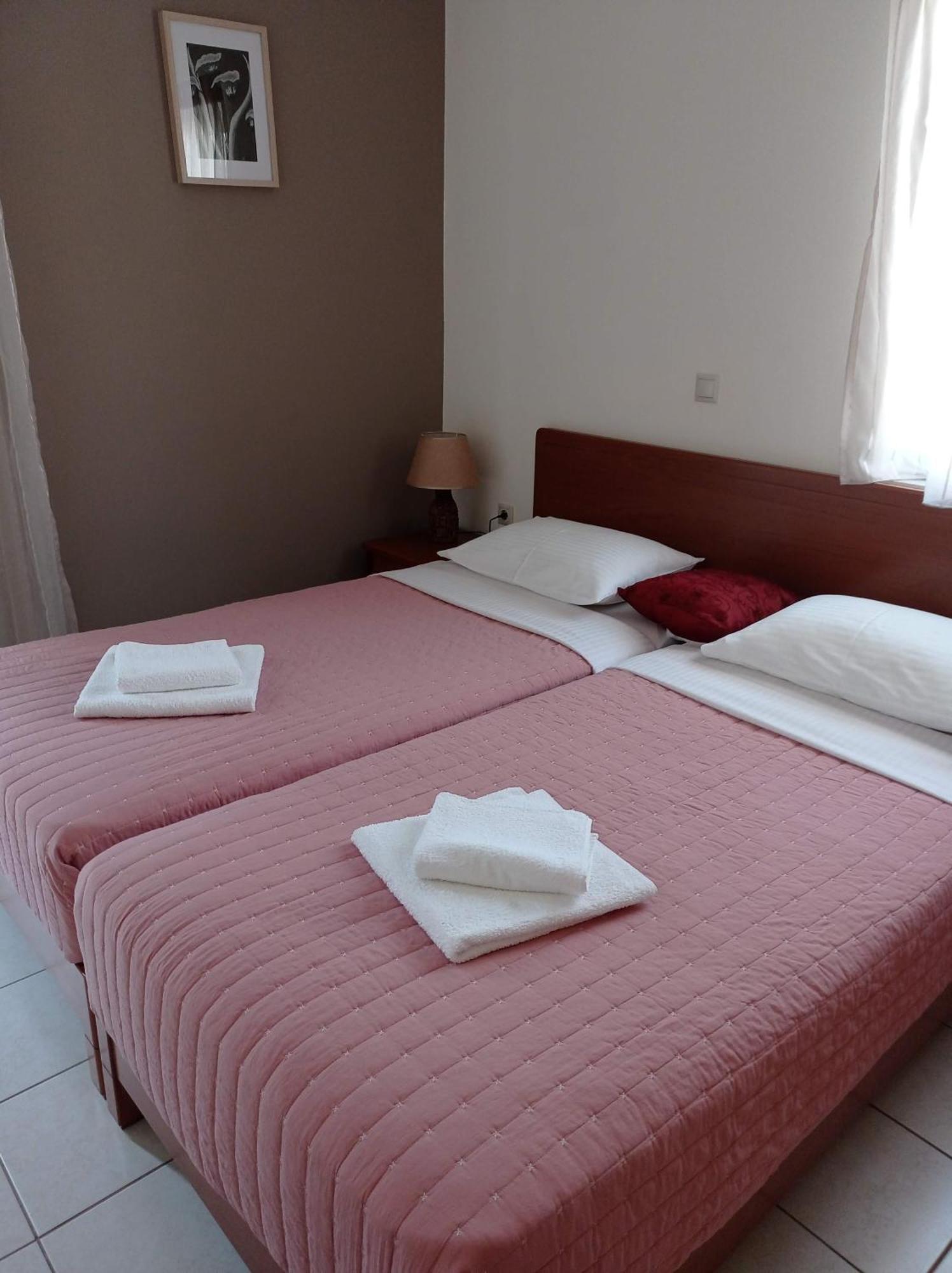 Tasos Seagull Apartments Chrissi Akti Chania Exterior foto